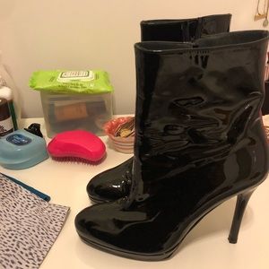 Stuart weitzman patent leather pumps